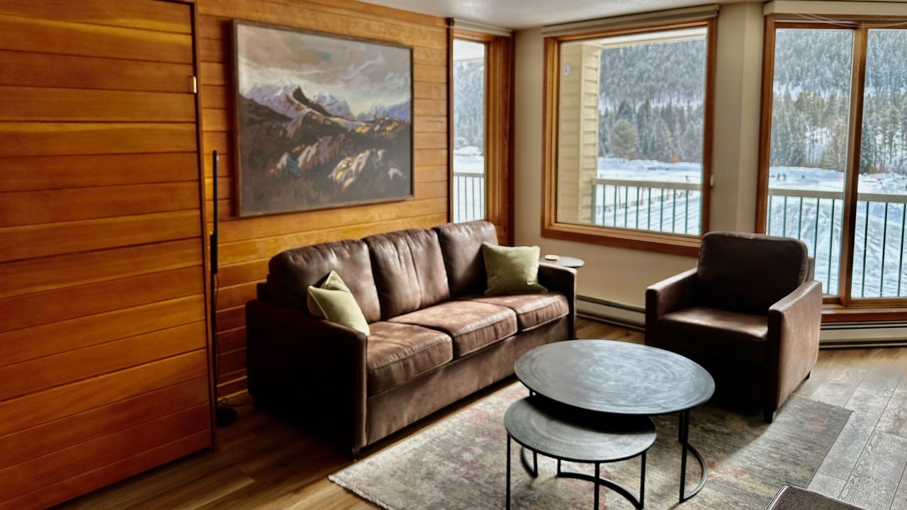 Photo of Livingroom in Lakeside Village