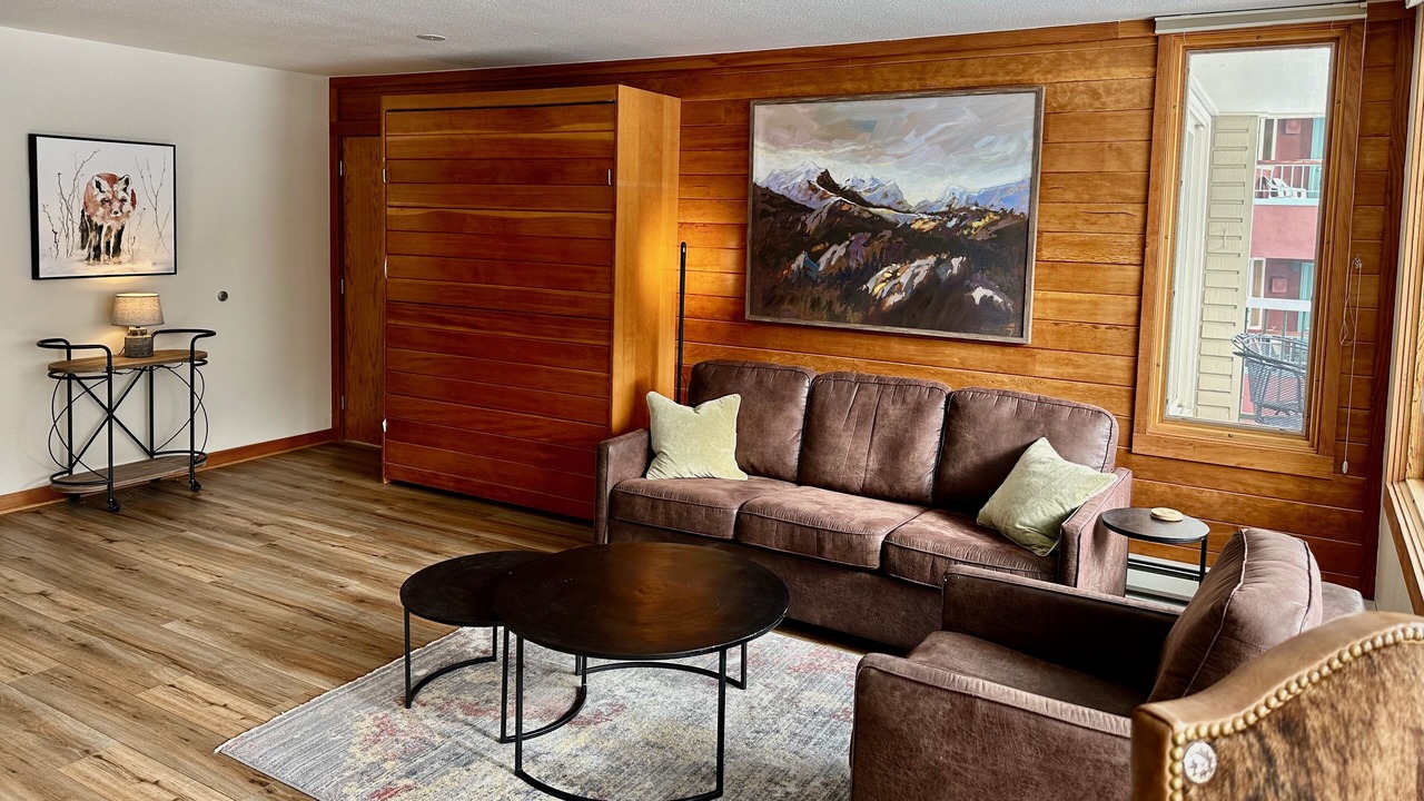 Photo of Livingroom in Lakeside Village