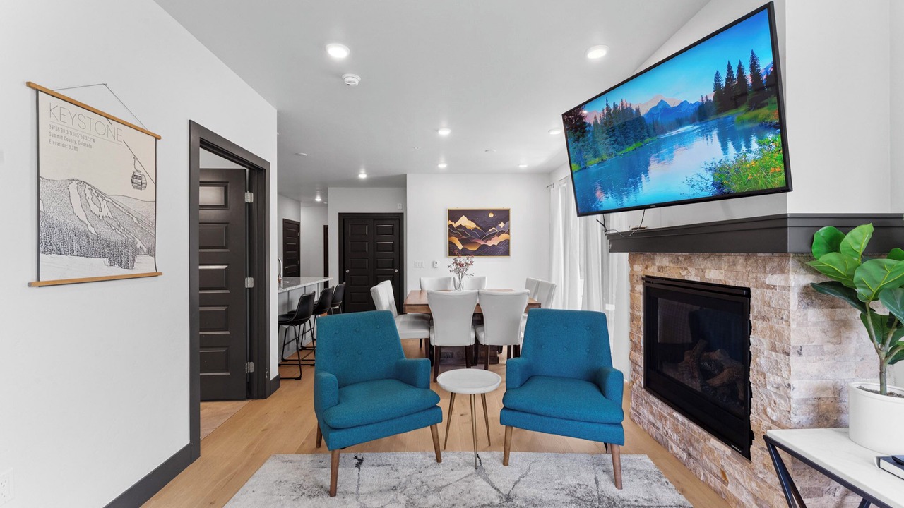 Photo of Livingroom in Lakeside Village