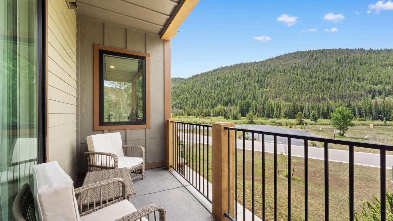 Photo of Patio Balcony in Lakeside Village