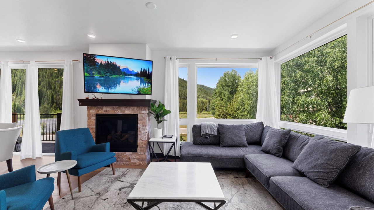 Photo of Livingroom in Lakeside Village
