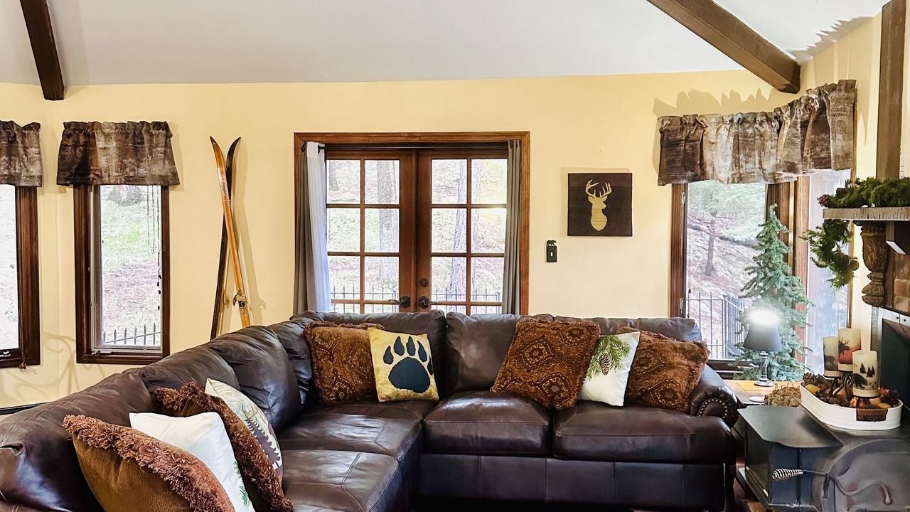 Photo of Livingroom in Woodland Park
