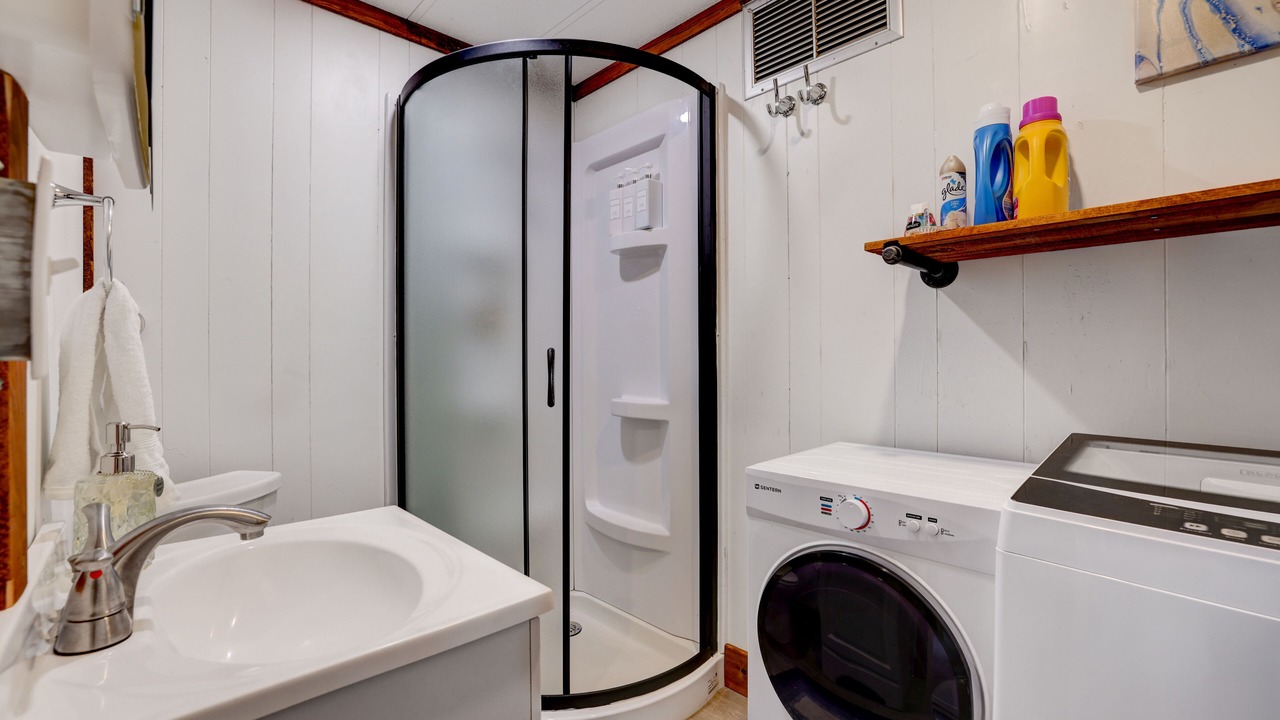 Photo of Bathroom in Larkspur
