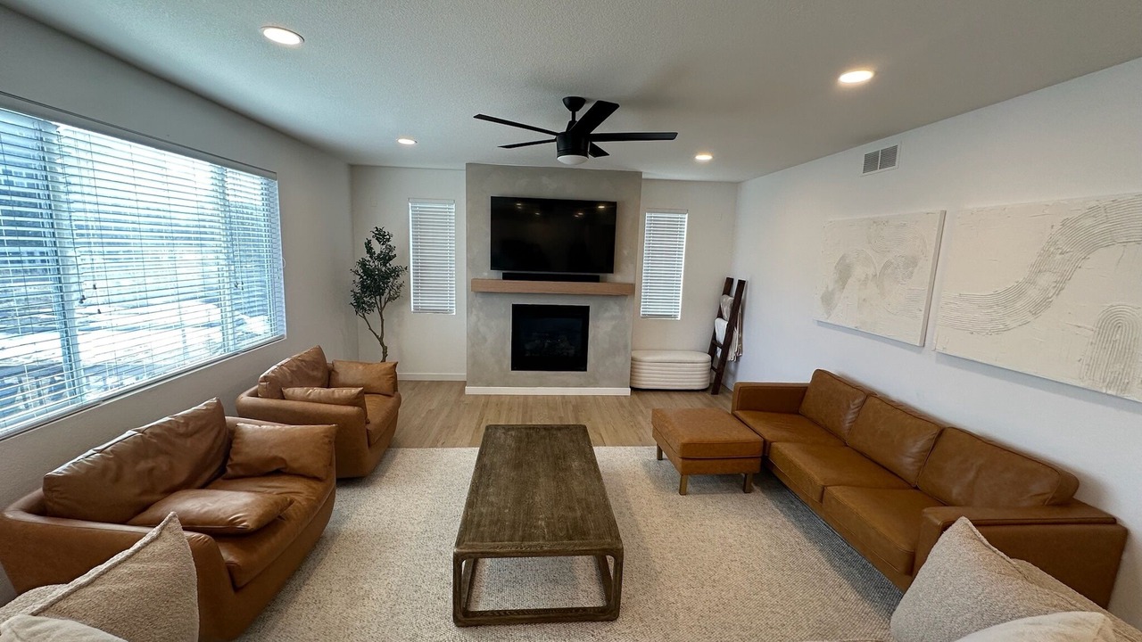 Photo of Livingroom in Castle Rock
