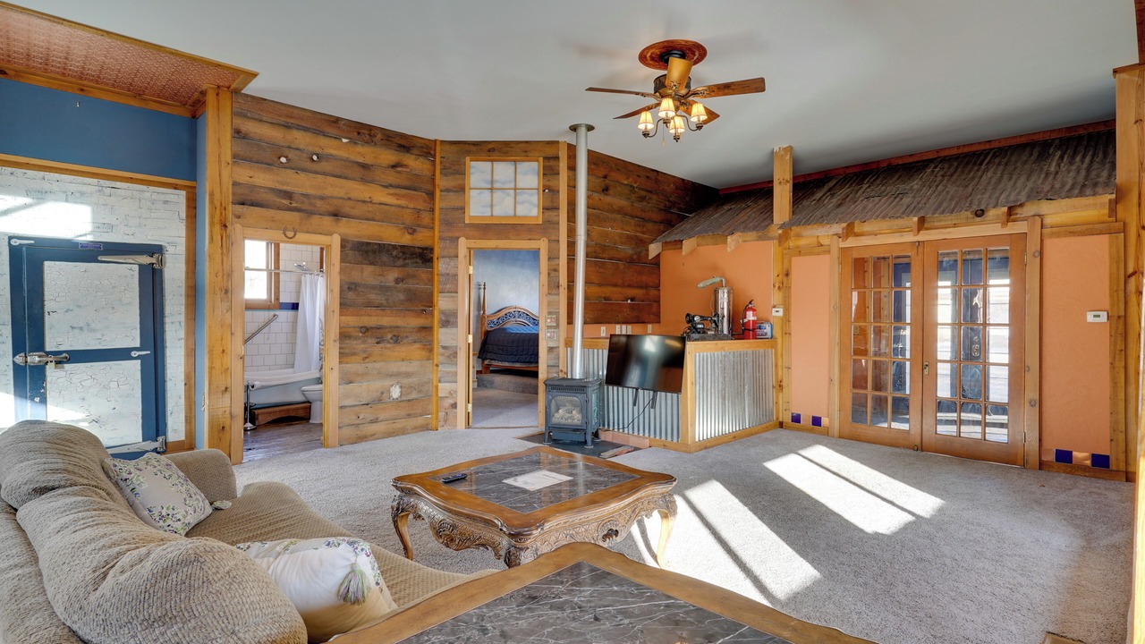 Photo of Livingroom in Victor
