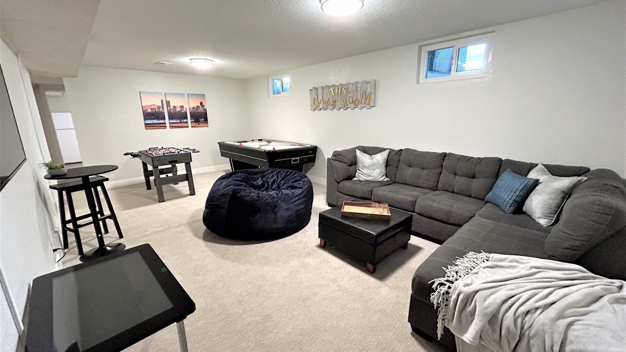 Photo of Livingroom in Dupont