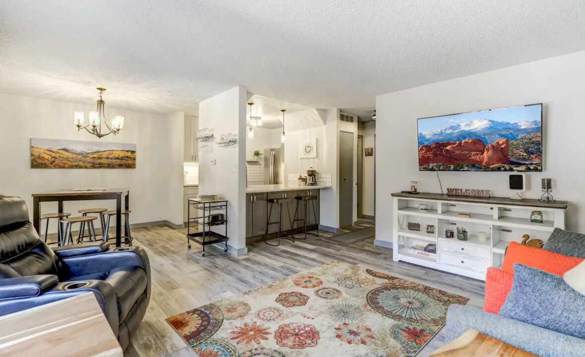 Photo of Livingroom in Skyway