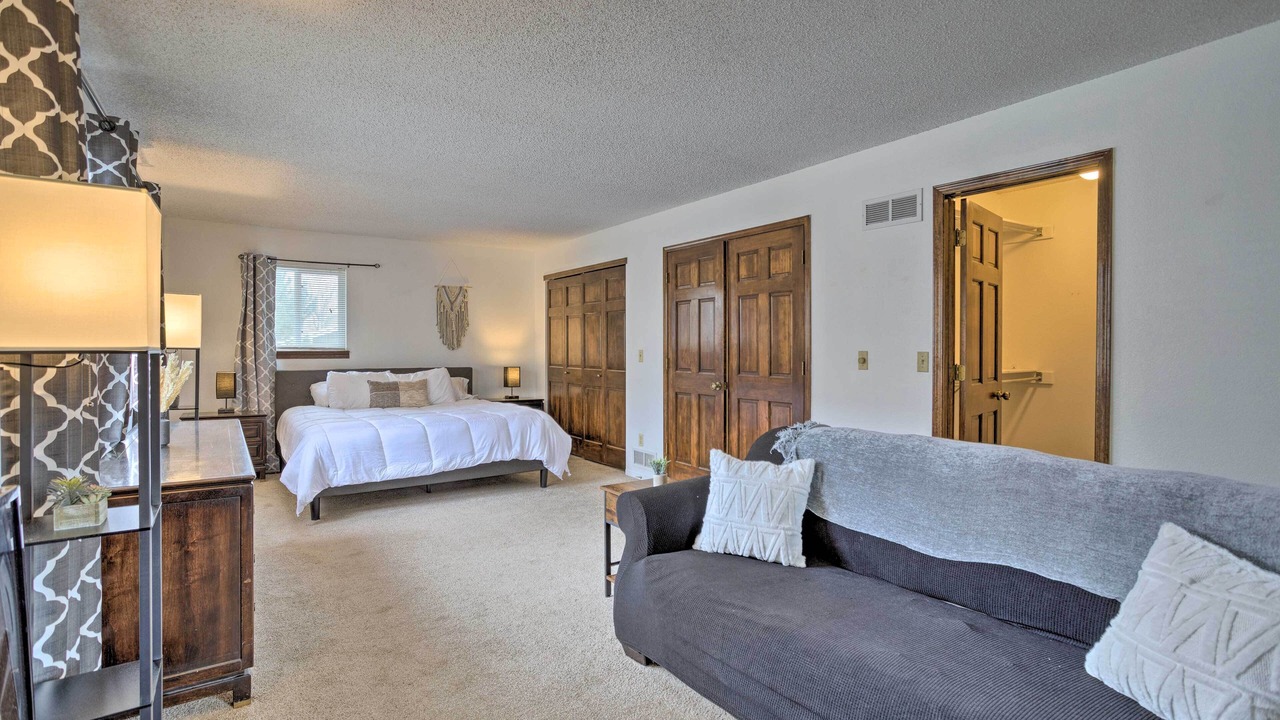 Photo of Bedroom in Aurora