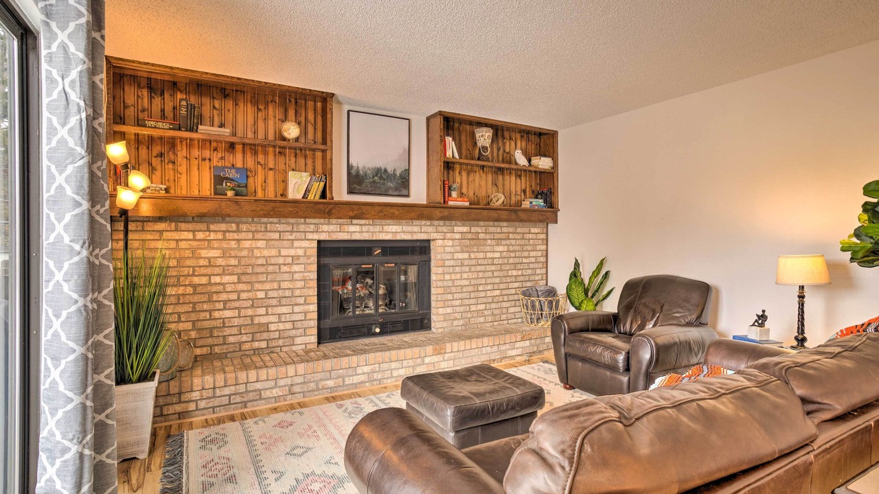 Photo of Livingroom in Aurora