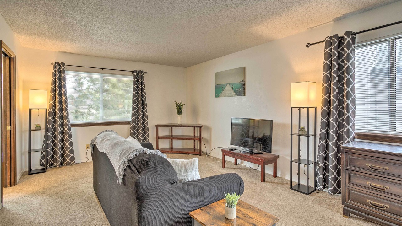 Photo of Livingroom in Aurora