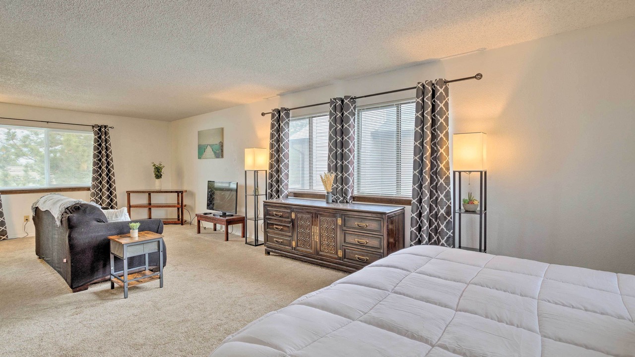 Photo of Bedroom in Aurora