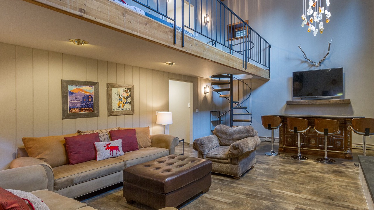 Photo of Livingroom in Historic District