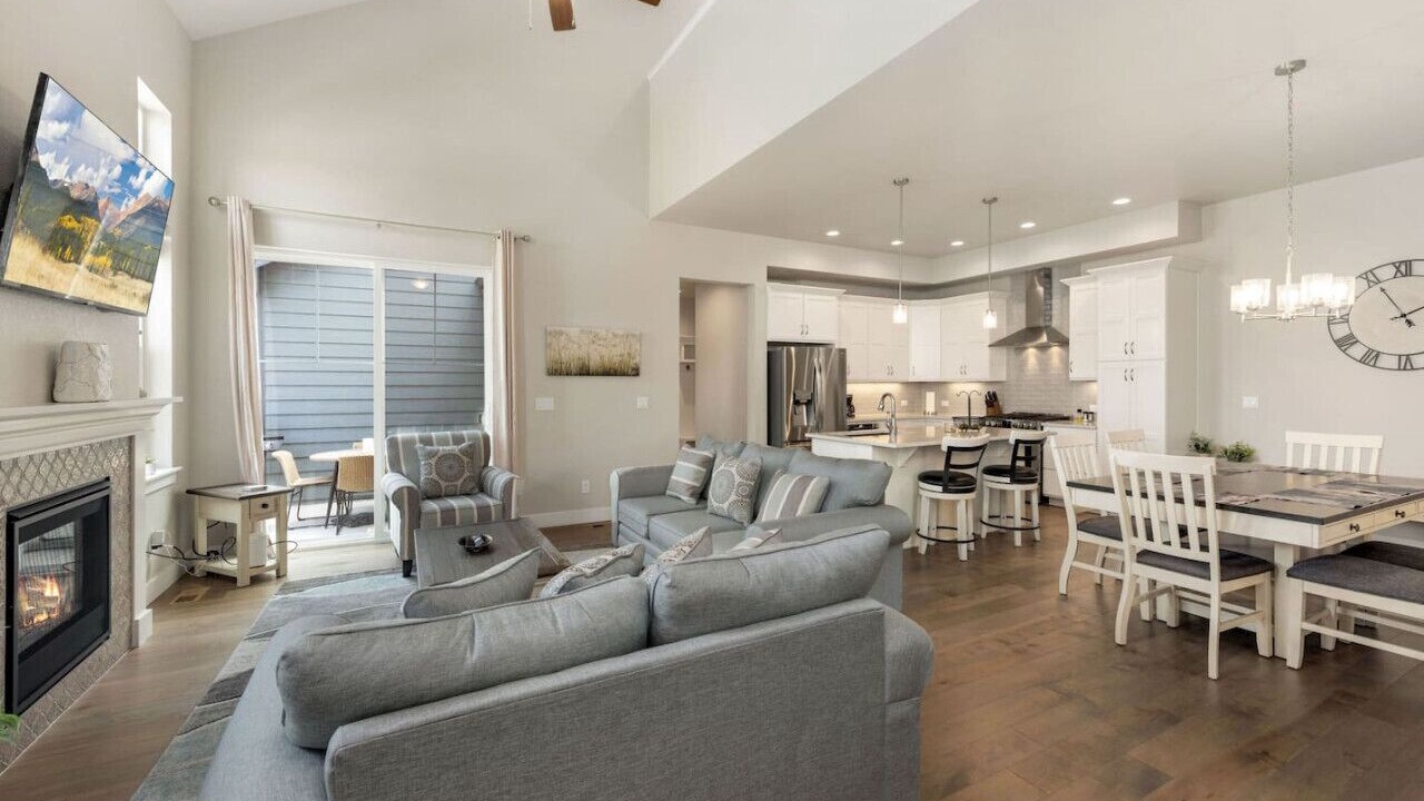 Photo of Livingroom in Loveland