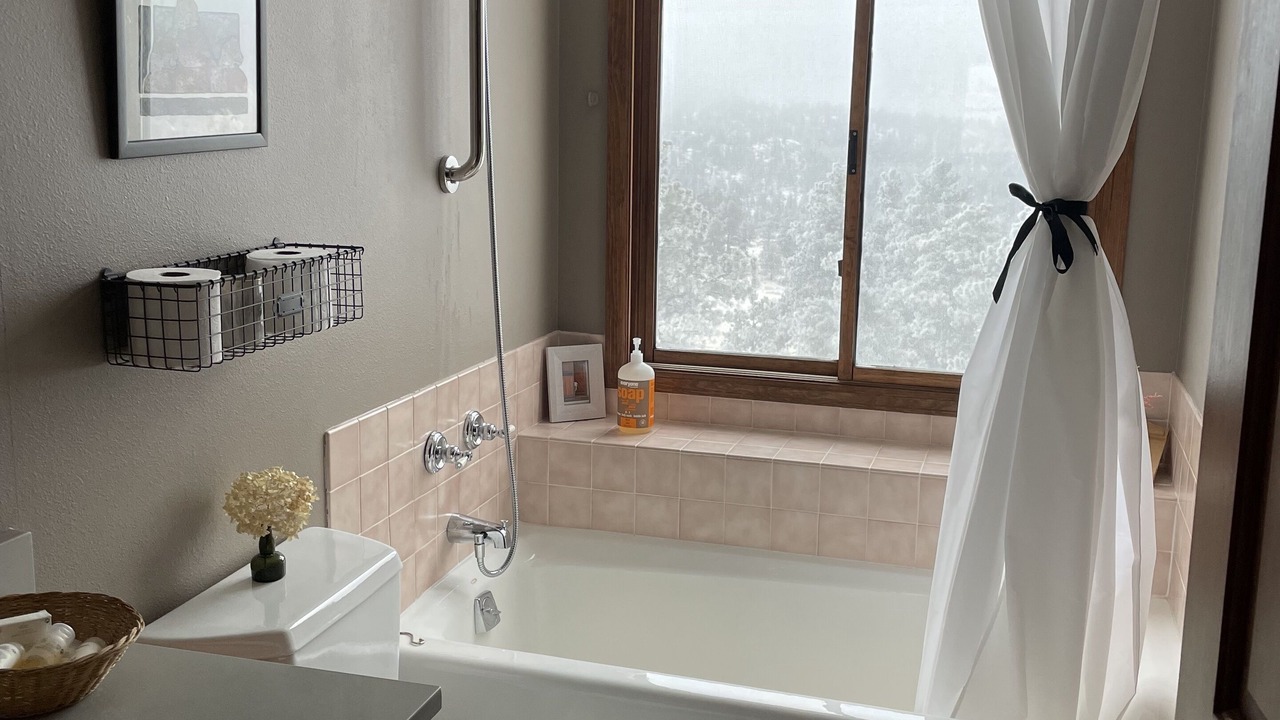 Photo of Bathroom in Glacier View Meadows