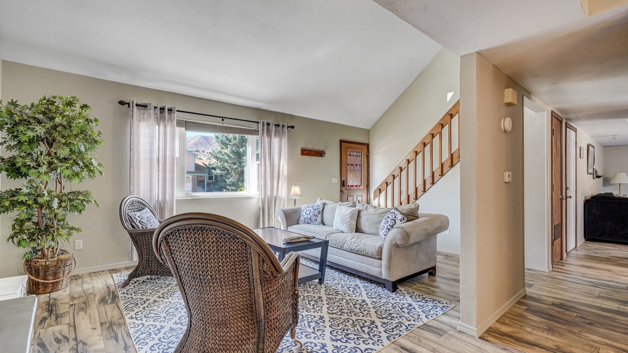 Photo of Livingroom in Northwest Colorado Springs
