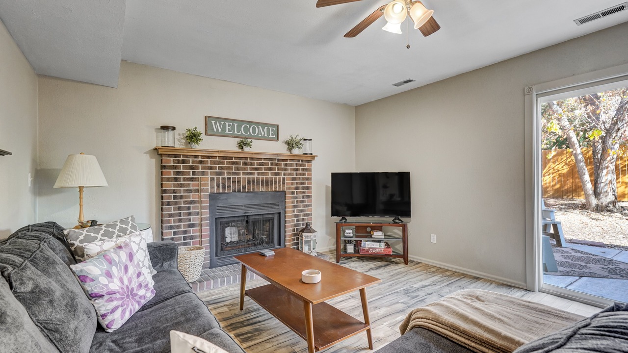 Photo of Livingroom in Northwest Colorado Springs
