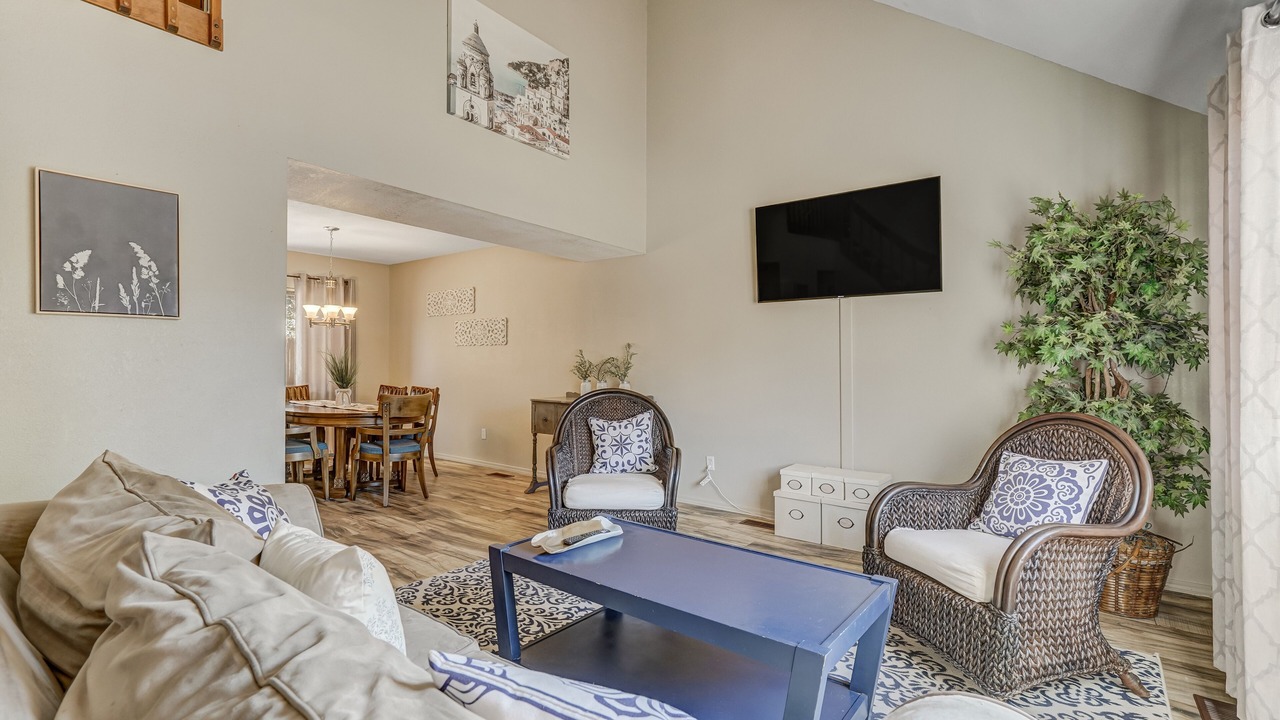 Photo of Livingroom in Northwest Colorado Springs