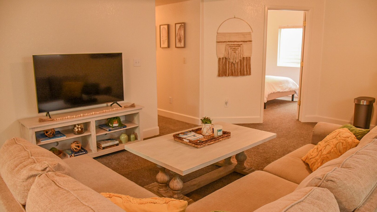 Photo of Livingroom in Jefferson Gardens