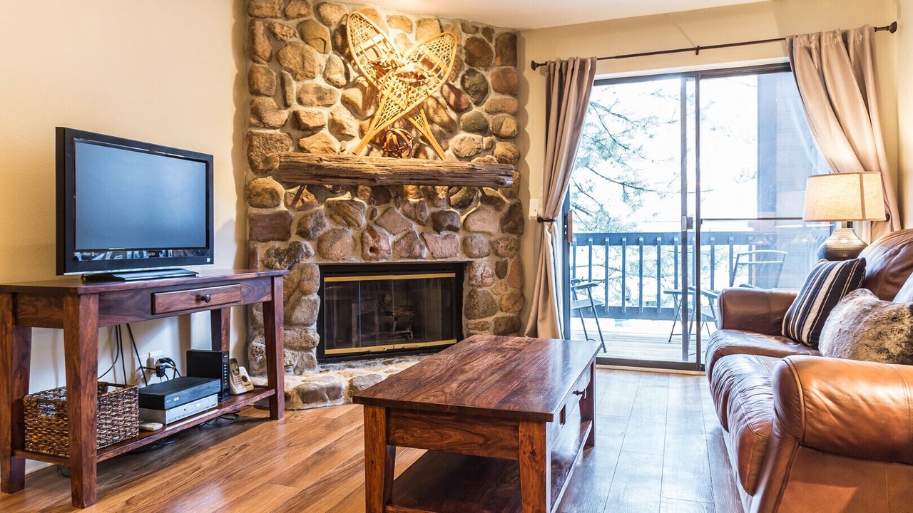 Photo of Livingroom in Glenwood Grove - North Iris
