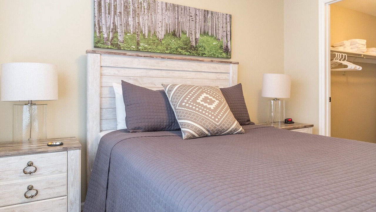 Photo of Bedroom in Glenwood Grove - North Iris