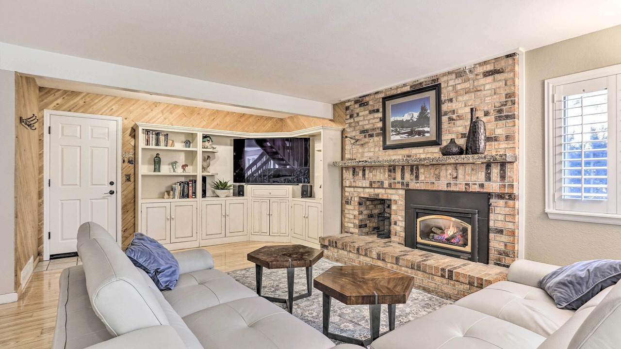 Photo of Livingroom in Englewood