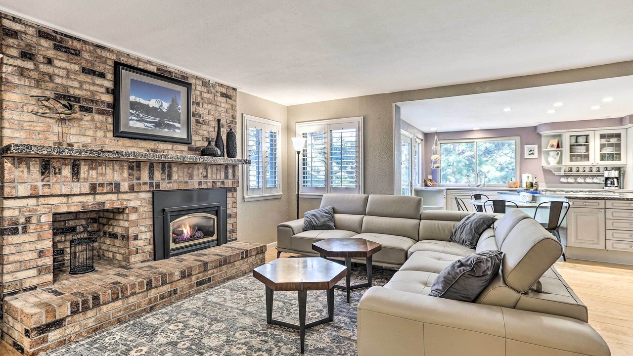 Photo of Livingroom in Englewood