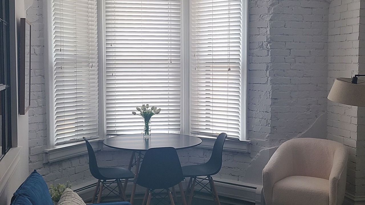 Photo of Livingroom in Downtown
