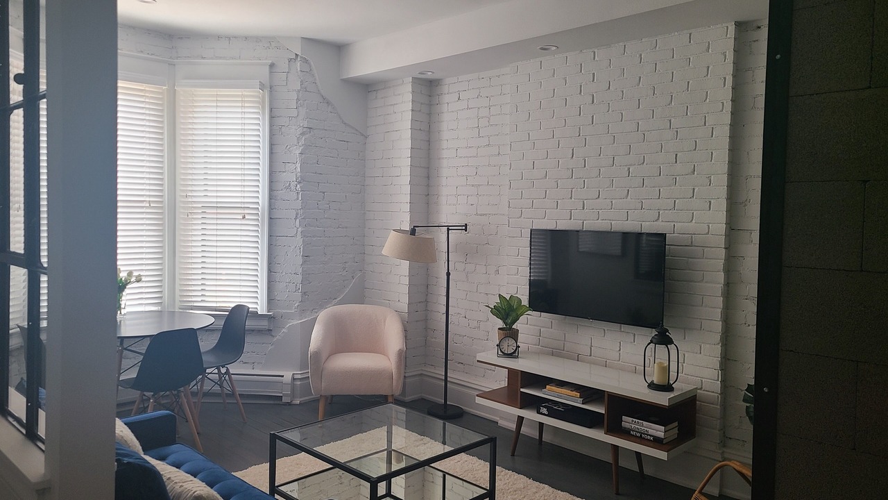 Photo of Livingroom in Downtown