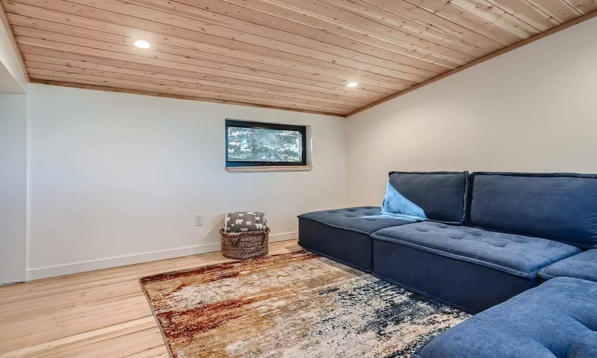 Photo of Livingroom in Indian Hills