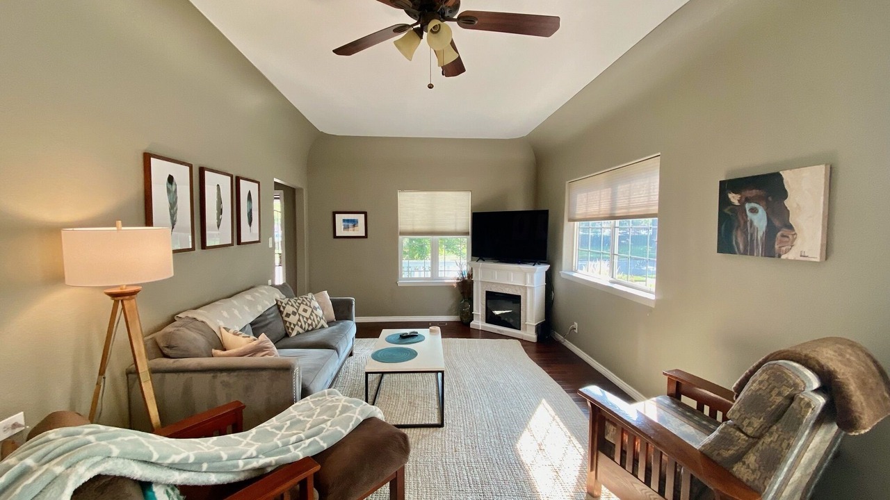Photo of Livingroom in Englewood