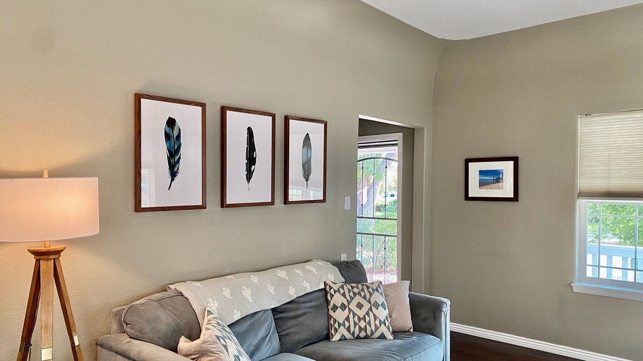 Photo of Livingroom in Englewood