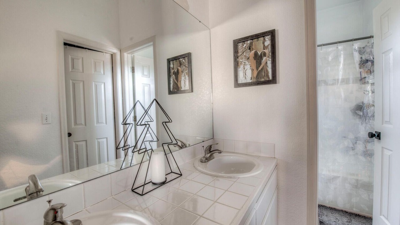 Photo of Bathroom in Corinthian Hills