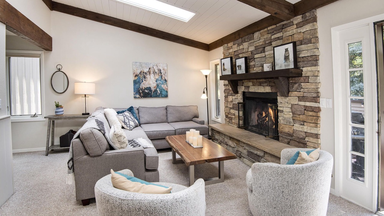 Photo of Livingroom in Intermountain
