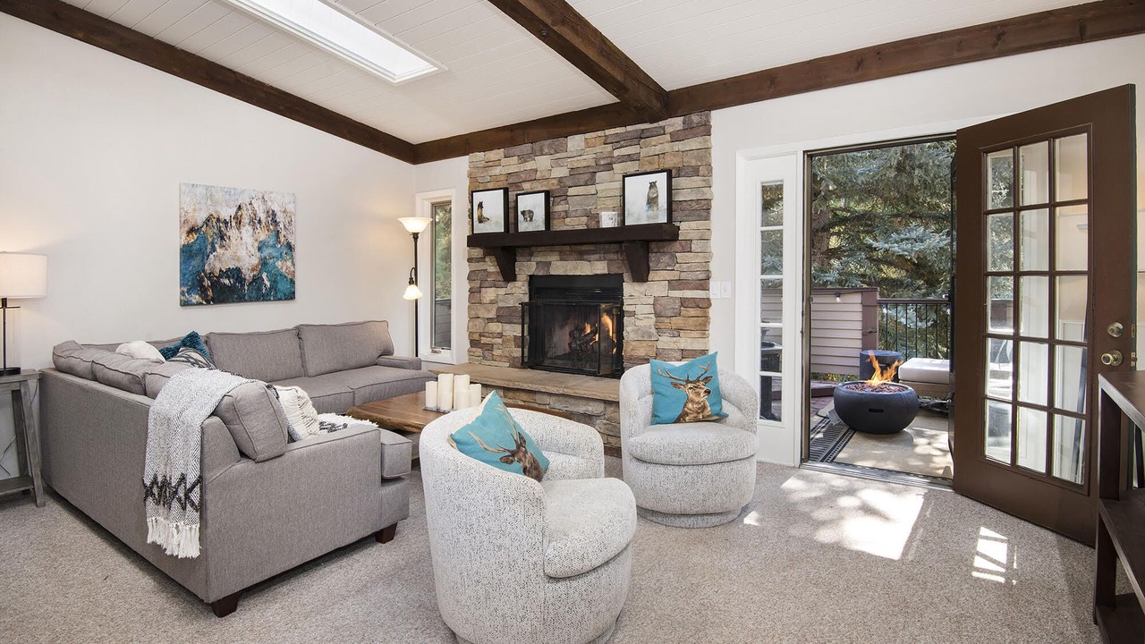 Photo of Livingroom in Intermountain