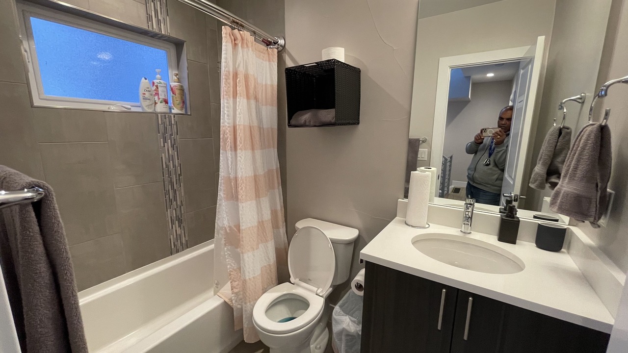 Photo of Bathroom in Jefferson Park