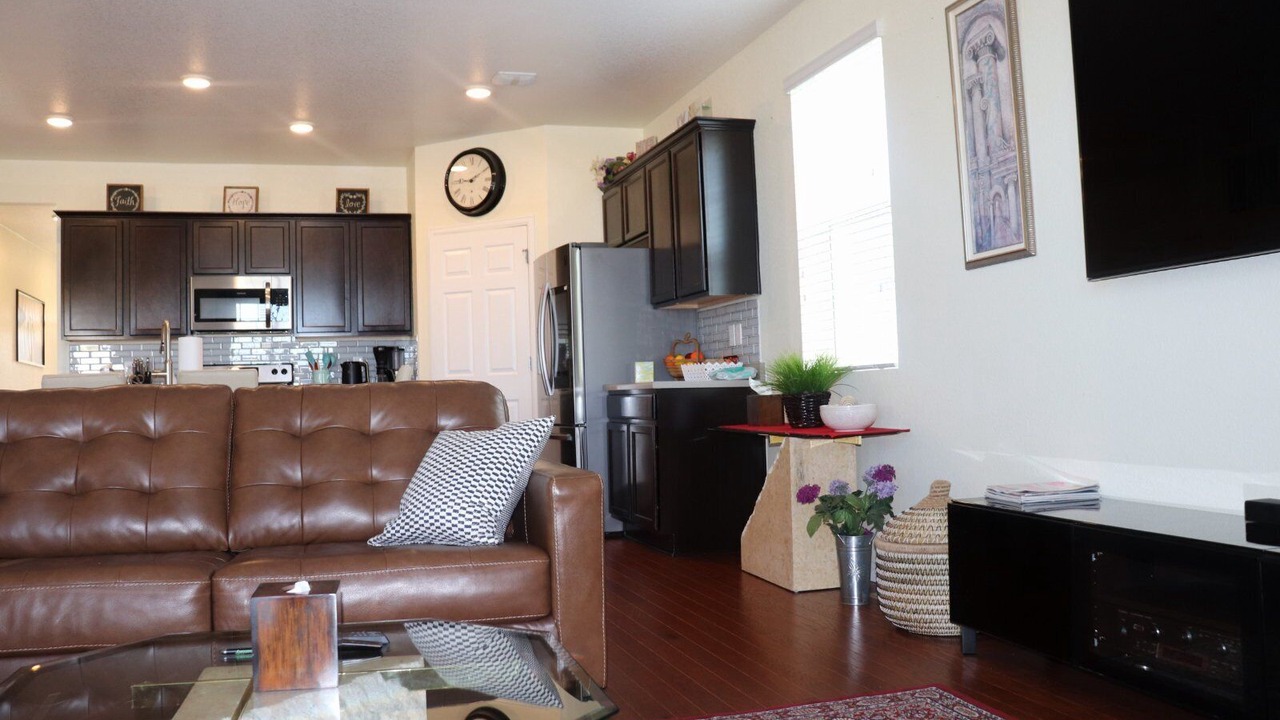 Photo of Livingroom in Dupont
