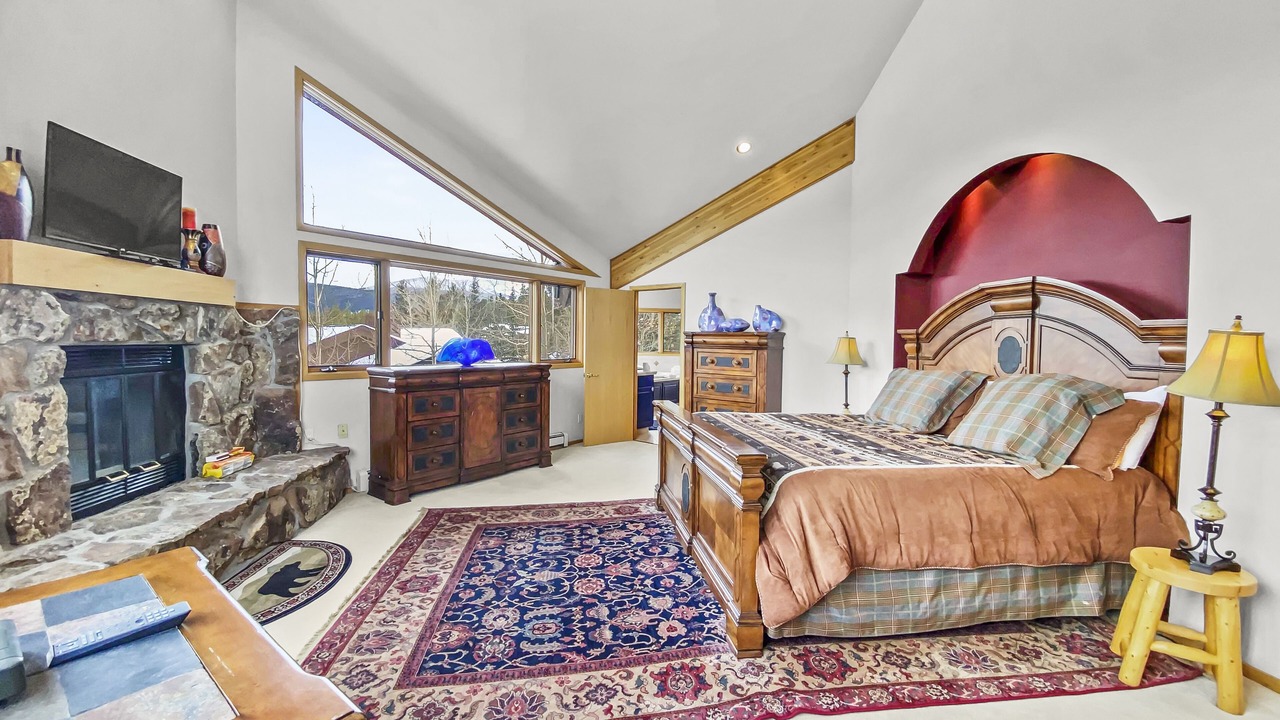 Photo of Livingroom in Warrior's Mark West
