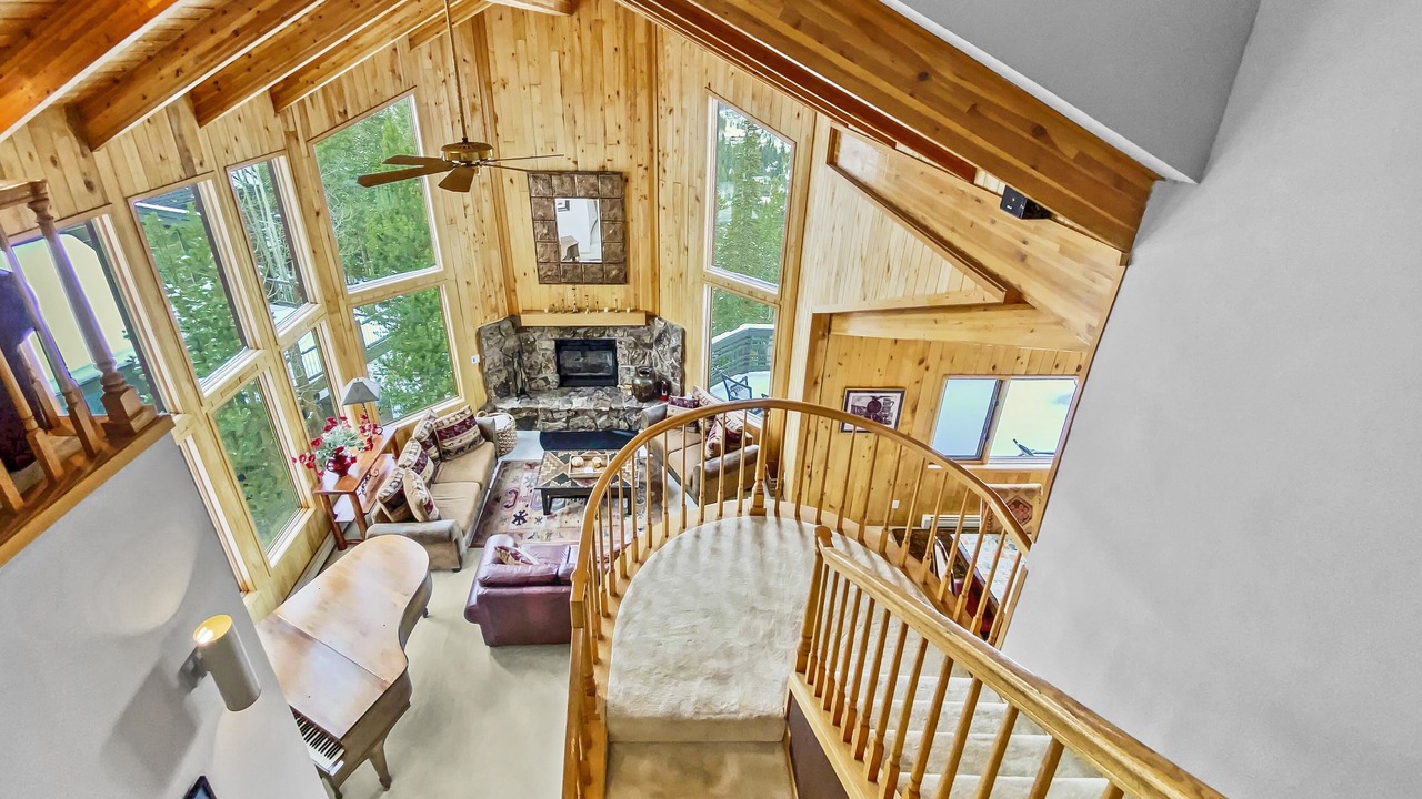 Photo of Livingroom in Warrior's Mark West