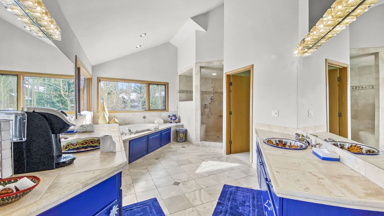 Photo of Bathroom in Warrior's Mark West