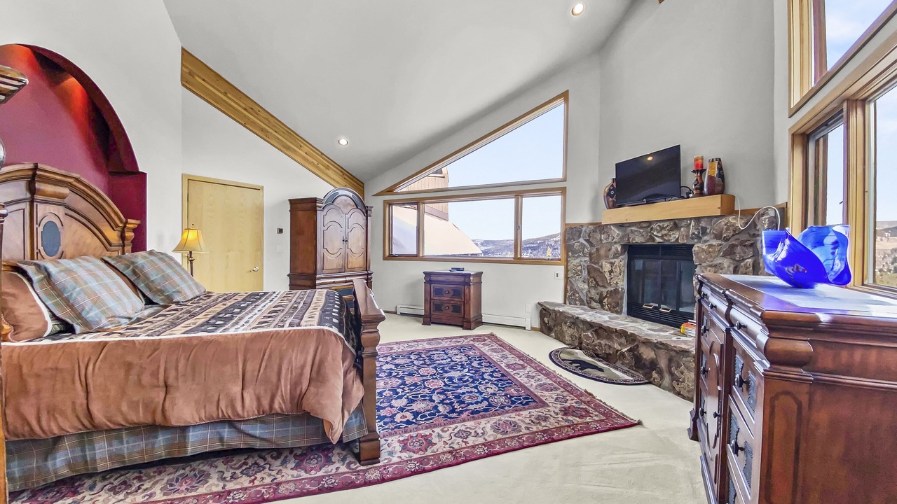 Photo of Livingroom in Warrior's Mark West