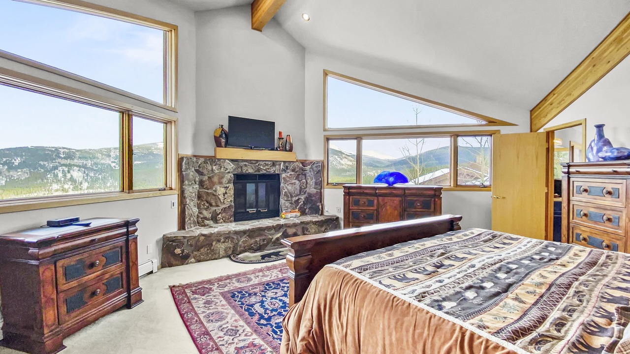 Photo of Livingroom in Warrior's Mark West