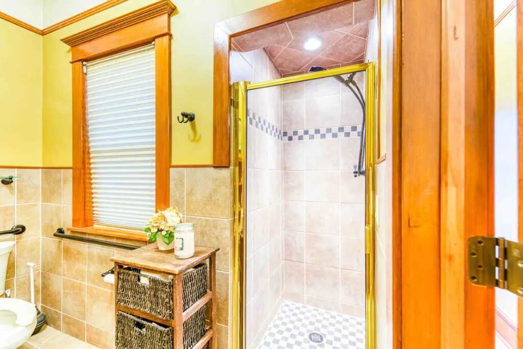 Photo of Bathroom in Delta