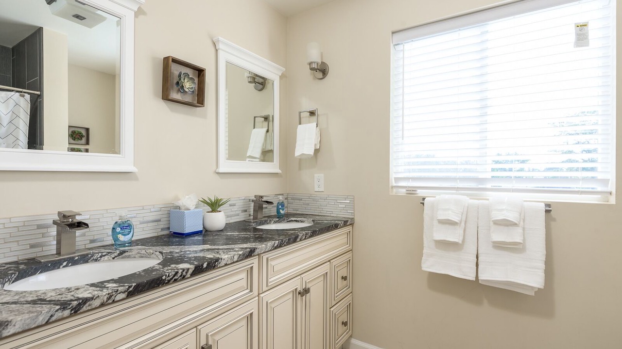 Photo of Bathroom in Dupont