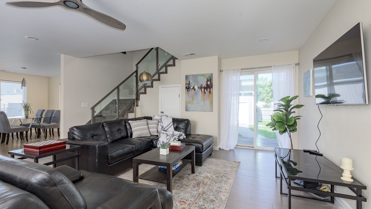 Photo of Livingroom in Dupont