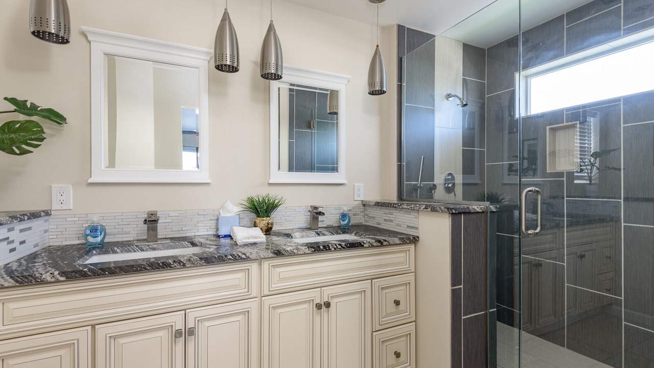 Photo of Bathroom in Dupont