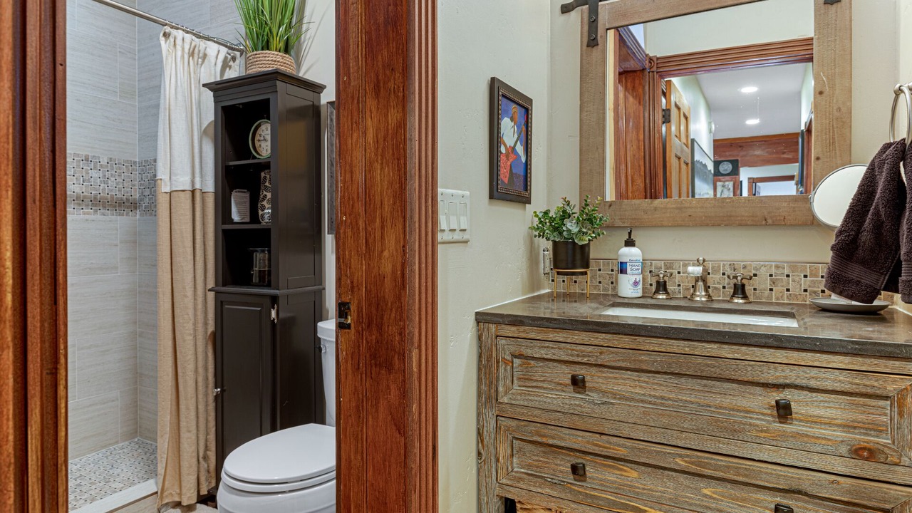 Photo of Bathroom in Highland Meadows