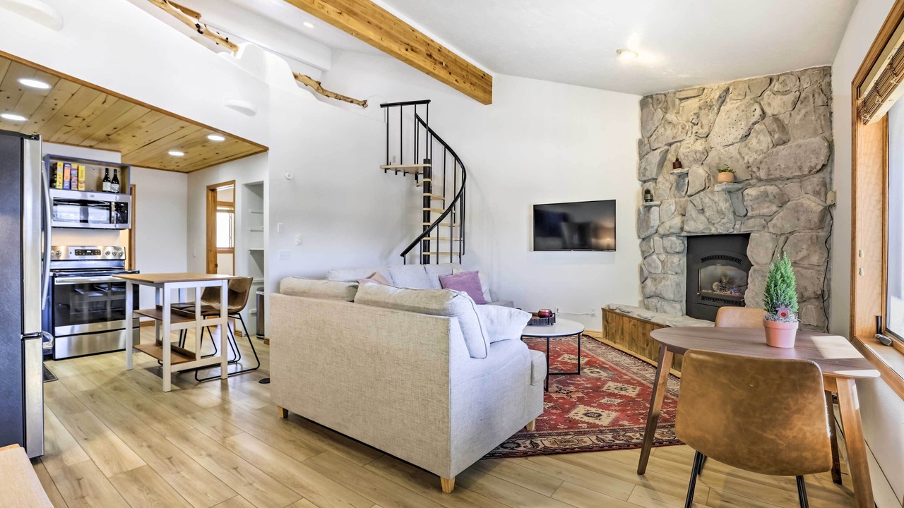 Photo of Livingroom in Fraser