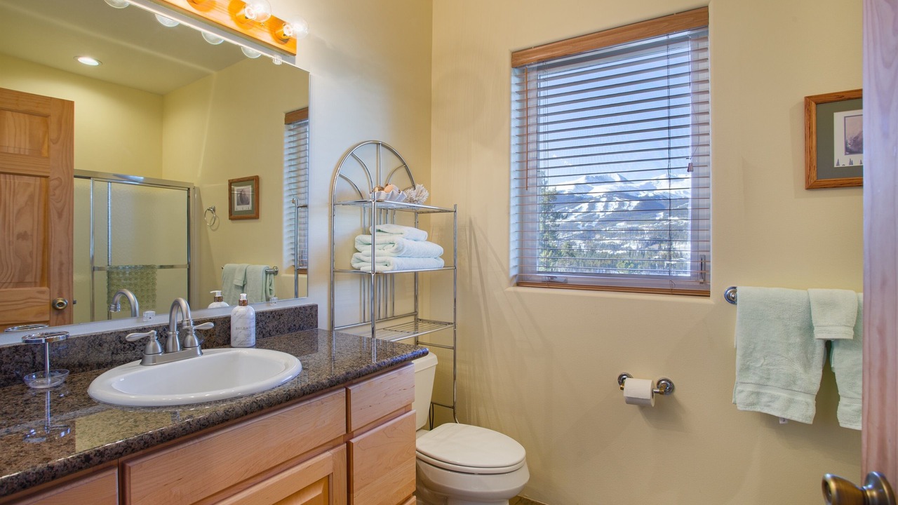 Photo of Bathroom in Huron Heights