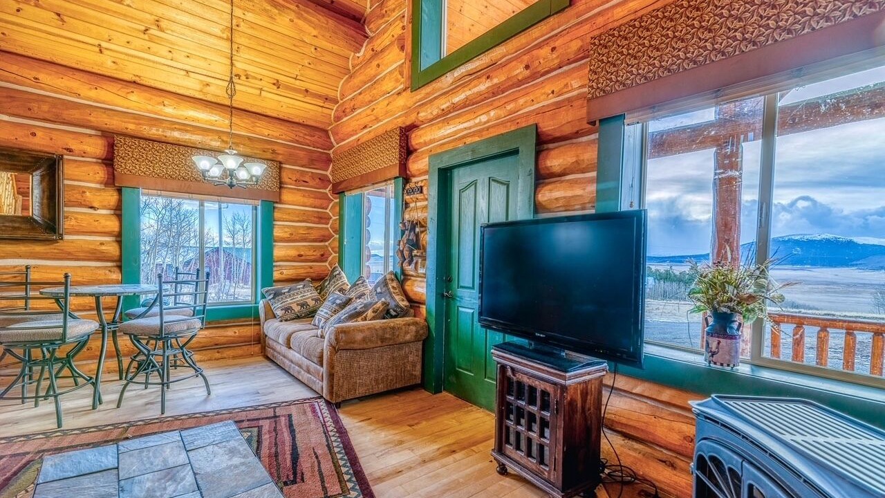 Photo of Livingroom in Michigan Hill