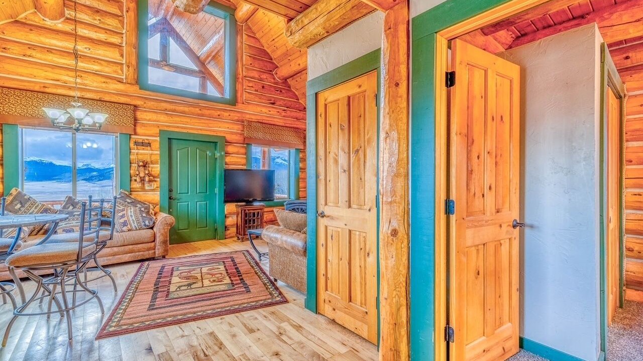 Photo of Livingroom in Michigan Hill
